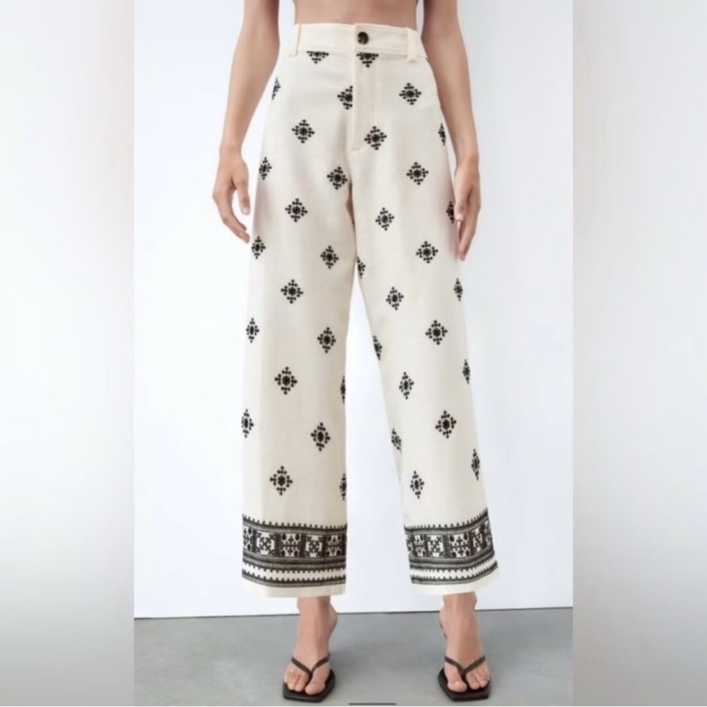 Zara Woman’s Cream and Black Patterned Wide leg Bottoms.